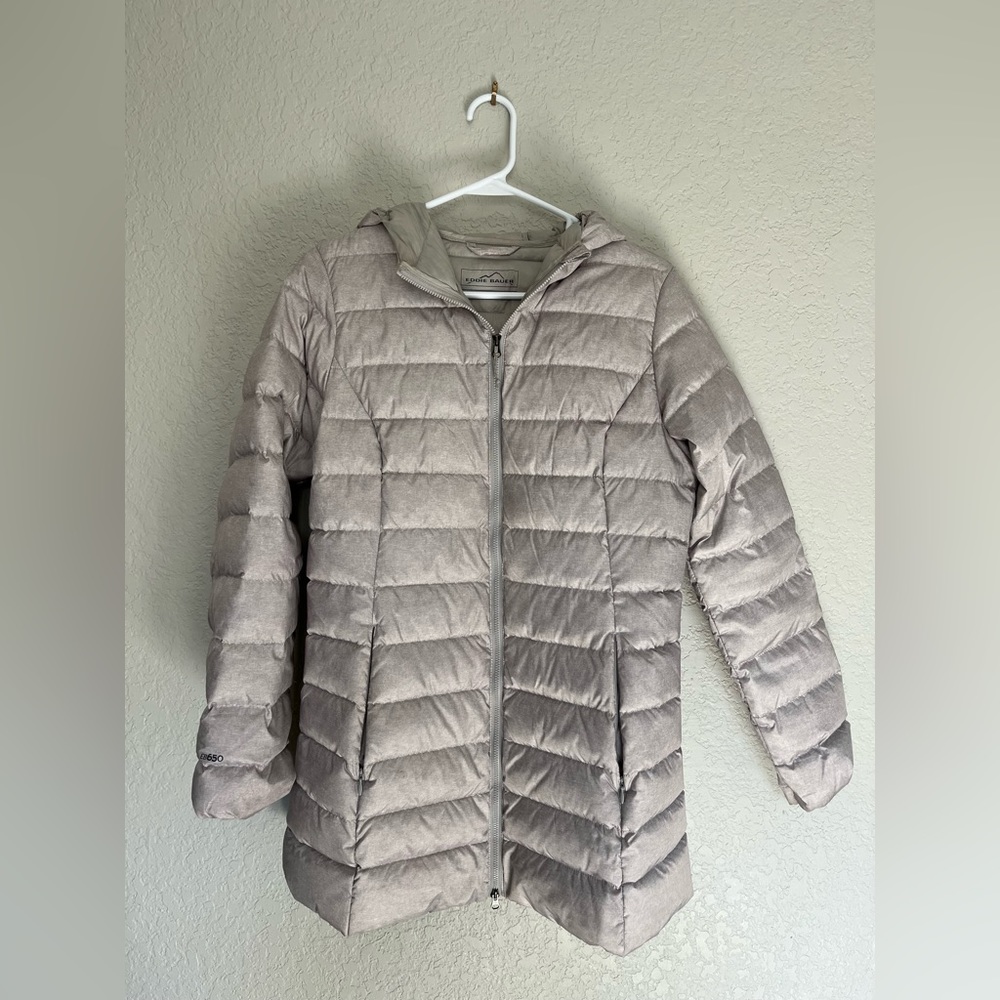 Women’s Eddie Bauer puffer jacket size small, excellent condition